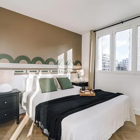 Aksu - 3 Et Balcon à Beaugrenelle Paris